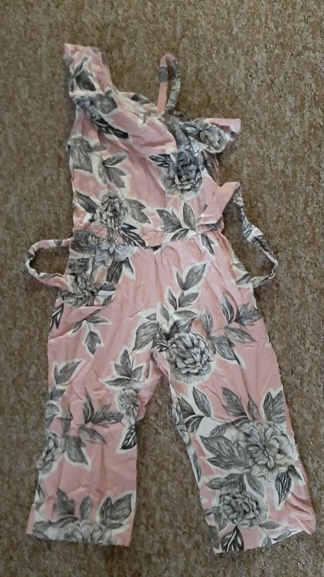 Overal uzasny, lindex,122