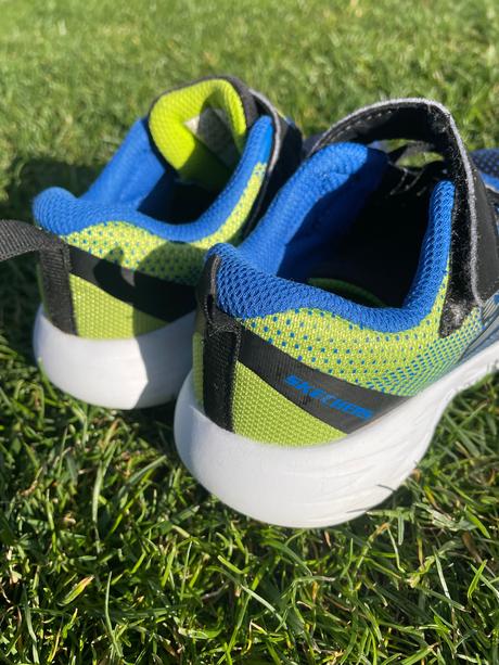 Sketchers 27 vd 19, 27