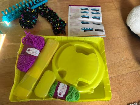 Rainbow knitting, 