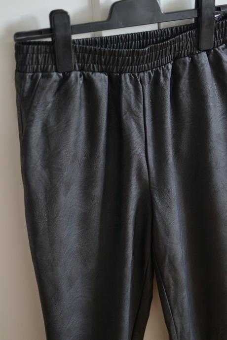 Čierne kožené nohavice l, l
