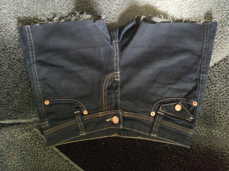 Dievčenské kraťasy, 152