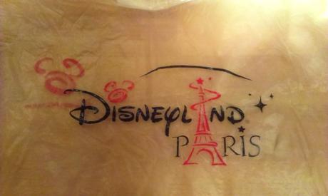 Pršiplášť z disneylandu paríž, 122