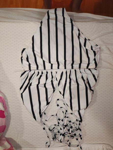 Pásikavé plavky, l