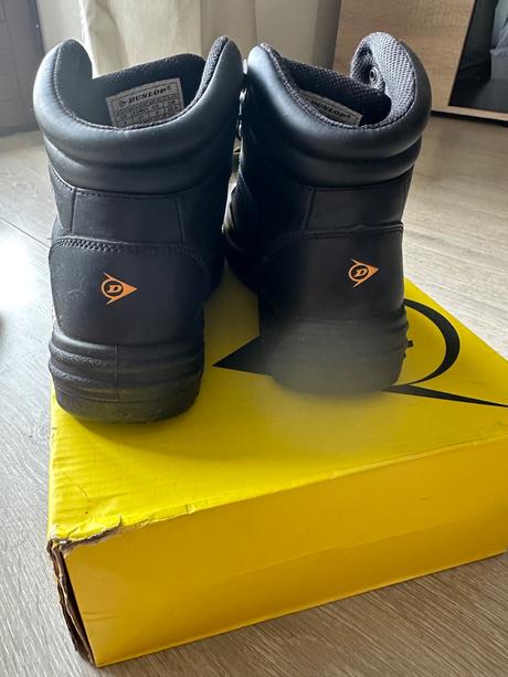 Topánky prechodné,turistické, spevnené dunlop, dunlop,37