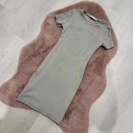 S priliehave saty, pull&bear,s