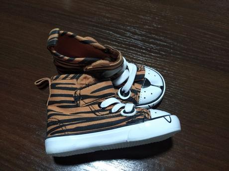 Capáčky tygřík, h&m,18