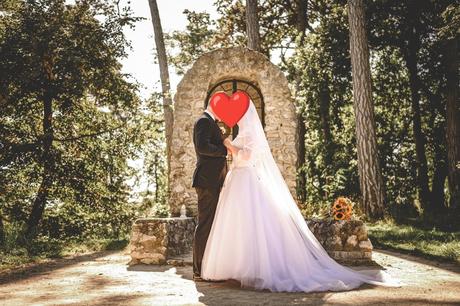 Tylové svadobné šaty, 36