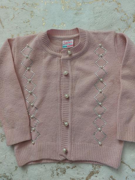 Svetrik s perlickami+leginky grátis, 86