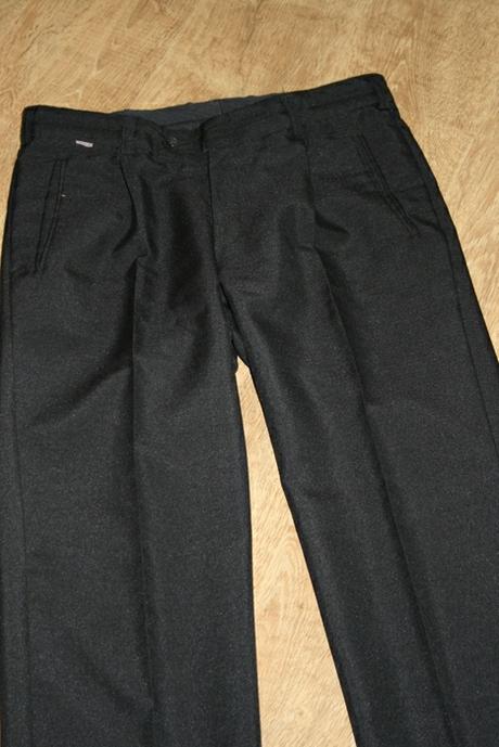 Cierne elagantne nohavice, 52