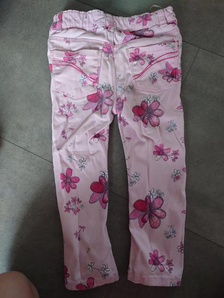 Kvietkovane nohavice, takko,92