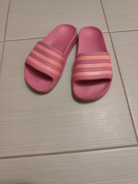 Šľapky, adidas,31