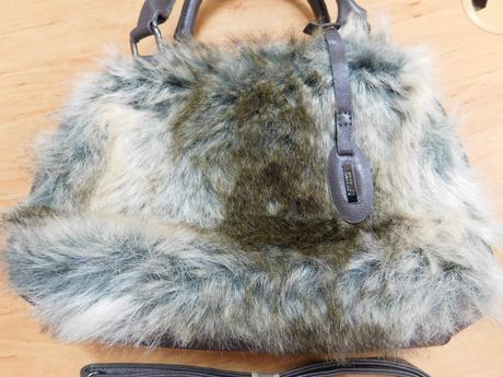 Kabelka s kožušinkou, 