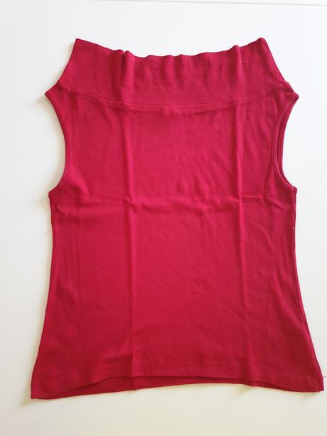 Červené tielko s rolákom, 42