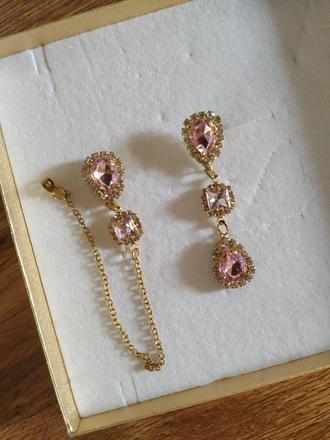 Asymetrické náušnice,