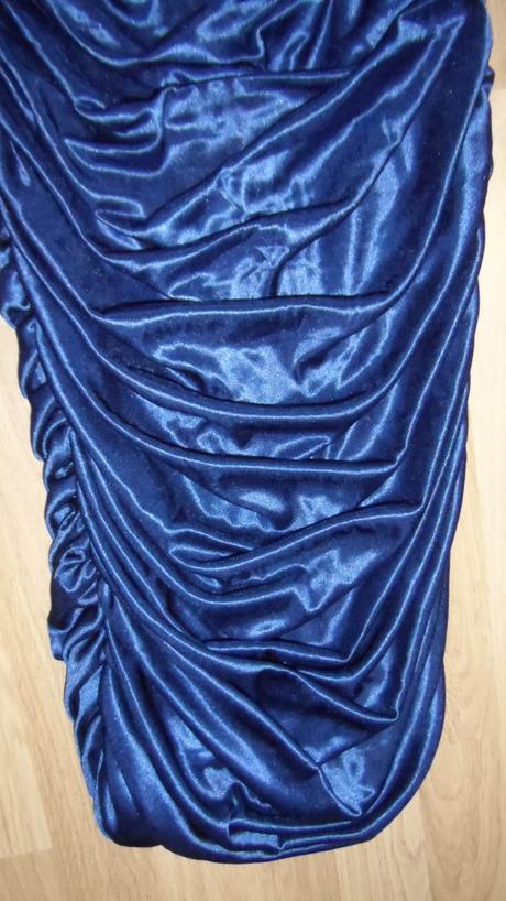 Šaty spoločenské, 34