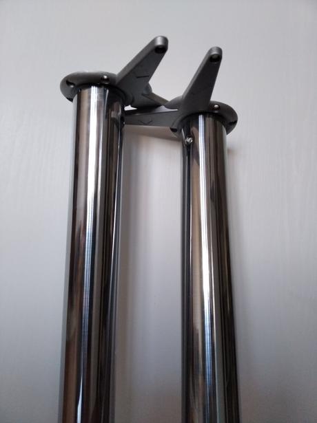 2 x kovová noha k stolu,