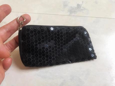 Trblietavá taštička, 