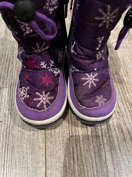 Snehule, deichmann,22