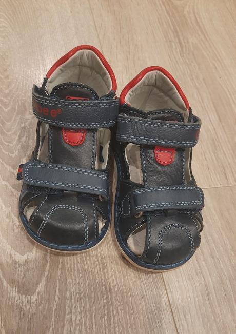 Kožené sandálky, 21