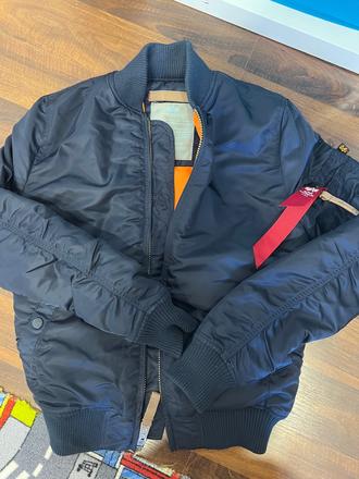 Alpha industries prechodná bunda vo farbe tmavomod, xs