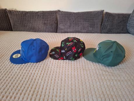 Šiltovky h&m, 2x marvel a 1x sonic 128/146, h&m,128