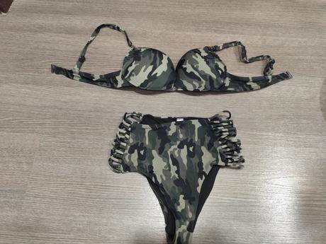 Plavky censored veľ. 38, košíky 85c, m