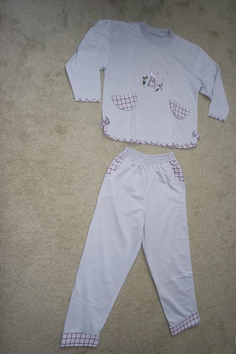 Dievčenská súprava, 134