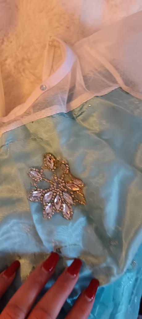 Šaty frozen s vlečkou,