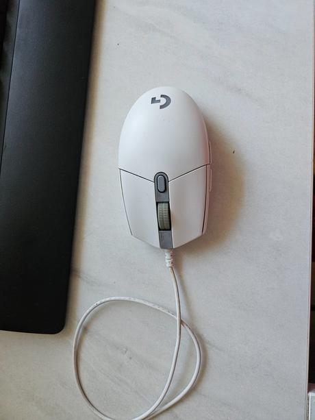 Klávesnica a myška logitech, 