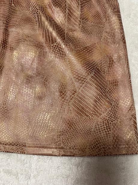 Hnedo-ružová krátka sukňa z eko-kože zn. magenta, l / m