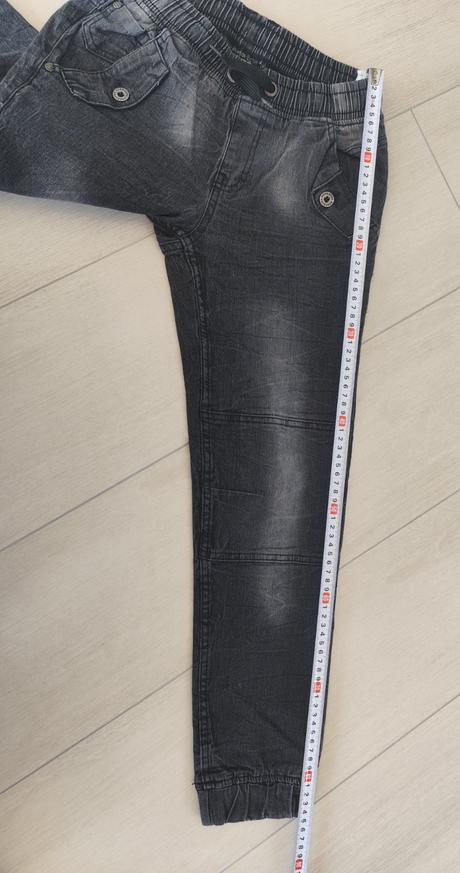 Predám riflove tepláky, 146