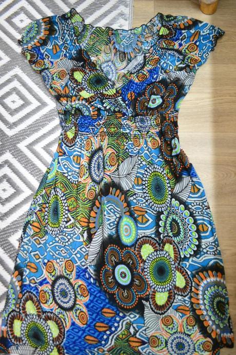 Krásne pružné vzorované šaty m/l cca, m