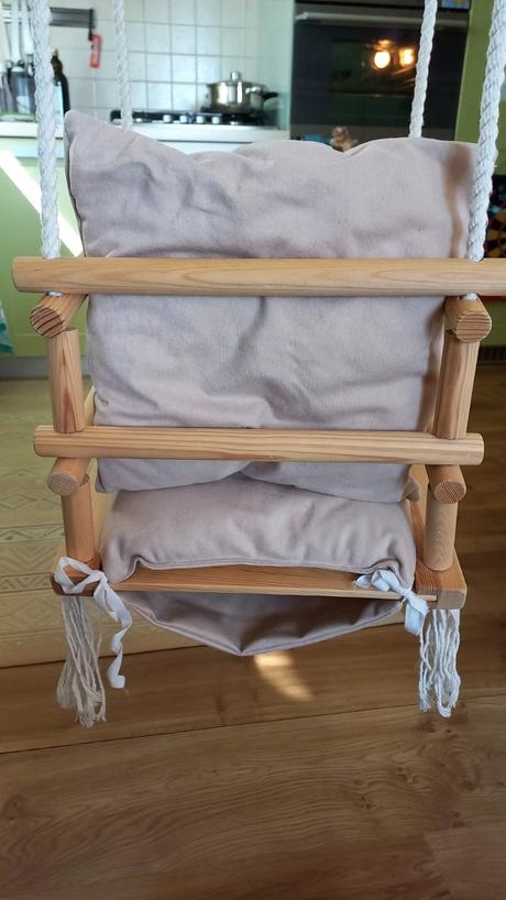 Detská drevená hojdačka s vankúšikmi, 