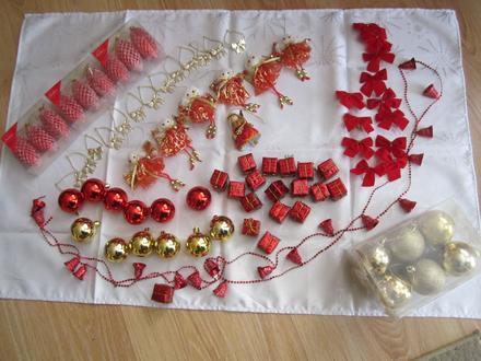 Vianočné ozdoby--cena spolu,