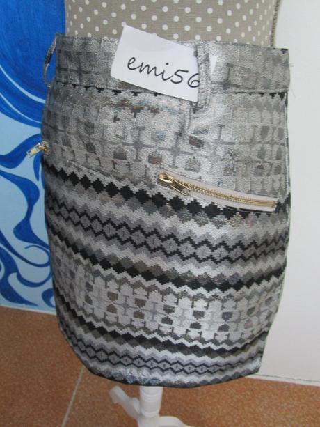 2630. sukňa moderná, s