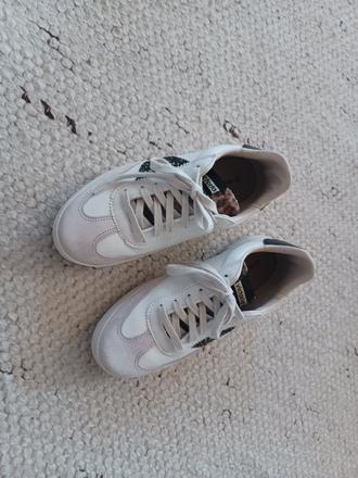 Victoria tenisky, 36