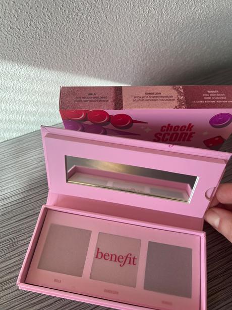 Benefit multifunkčná paletka cheek score, 