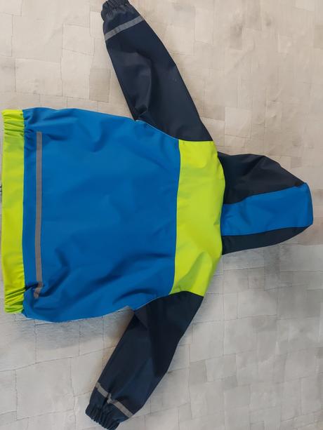 Nepremokavá bundička, 104