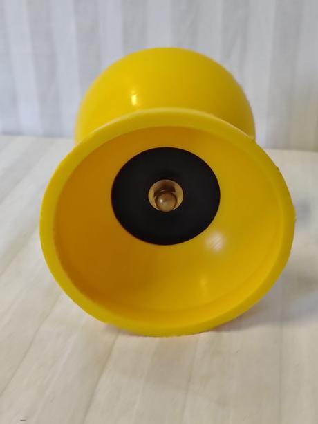 Stredné žonglérske gumové žlté diabolo, priemer 10,