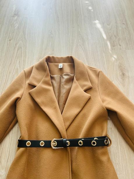 Krásny kabát s opaskom green apple, pc 65 eur,