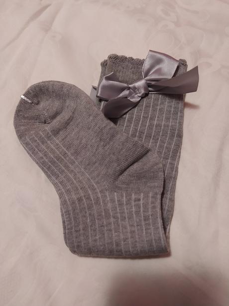 Podkolienky s mašličkou, 26