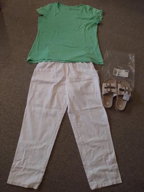 Novy damsky pracovny balik ( slapky, nohavice, tri, xxl