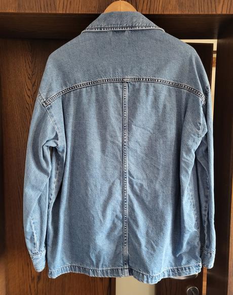 Svetlomodrá rifľová bunda, s