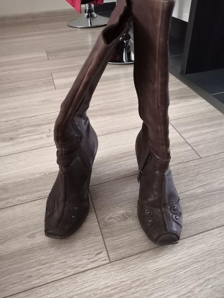 Kožené čižmy 2x obuté, 39