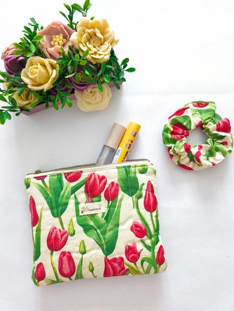 Organizer -kozmeticka taštička tulipány +gumička,