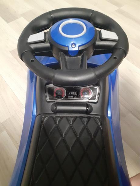 Odrazadlo autíčko maserati,