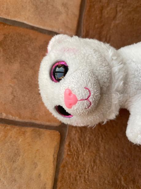 Biele plyšové zvieratko,