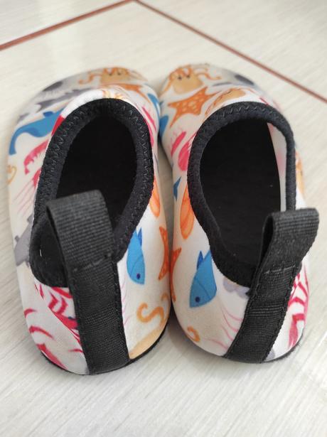 Topánky do vody, 28