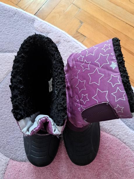 Dievčenské snehule, 33