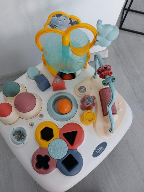 Interaktívny stolik smoby, 